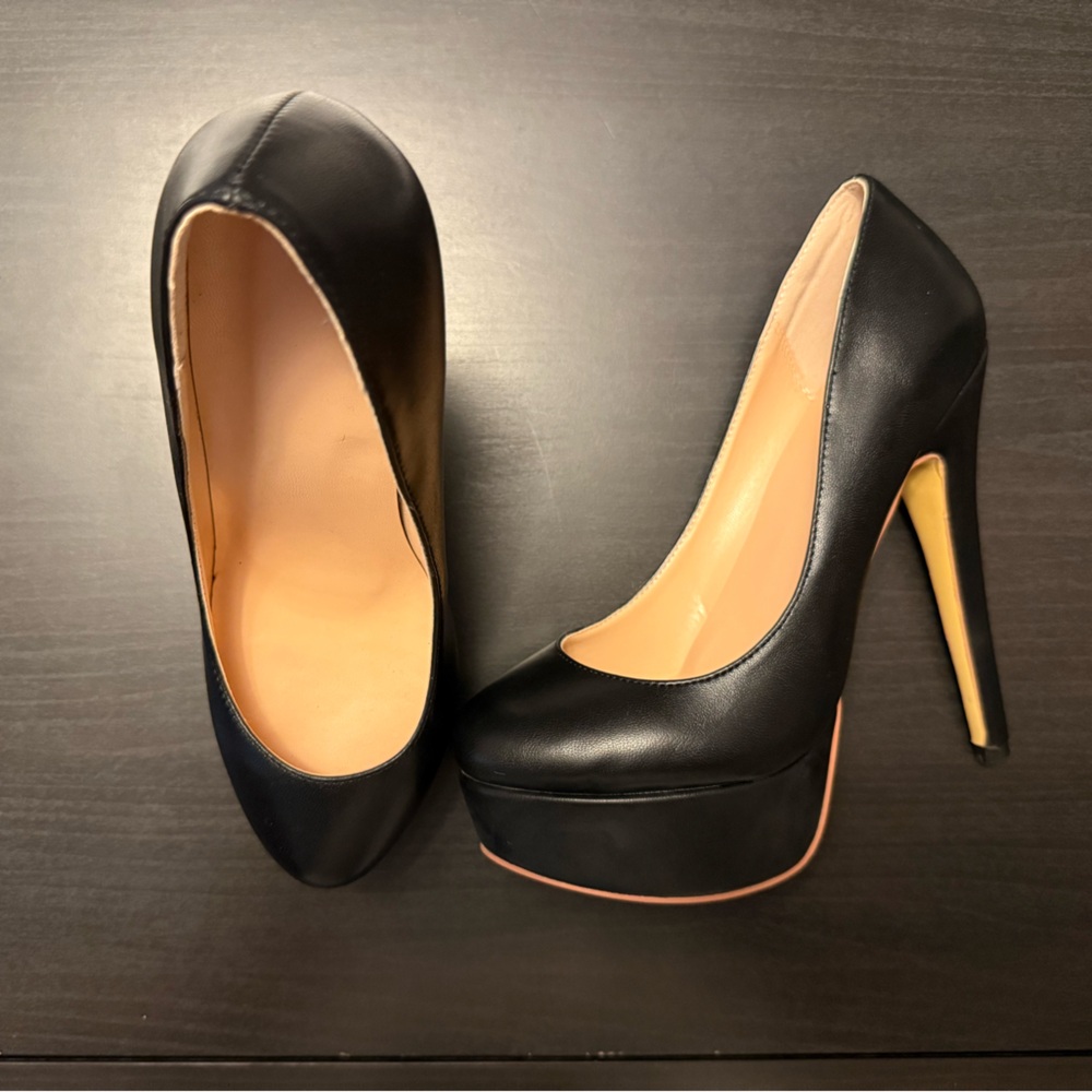 Classic Black Platform Pumps – Size 37